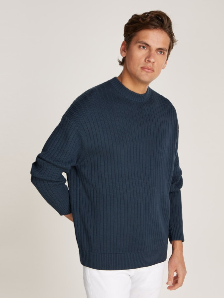 LINEAR SWEATER